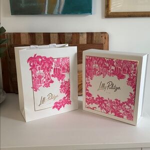 Lilly Pulitzer Storage Gifting Box and Gifting Bag NWOT (2)